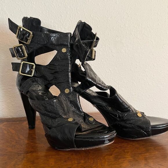 Jeffrey Campbell Black Heels - Picture 3 of 9